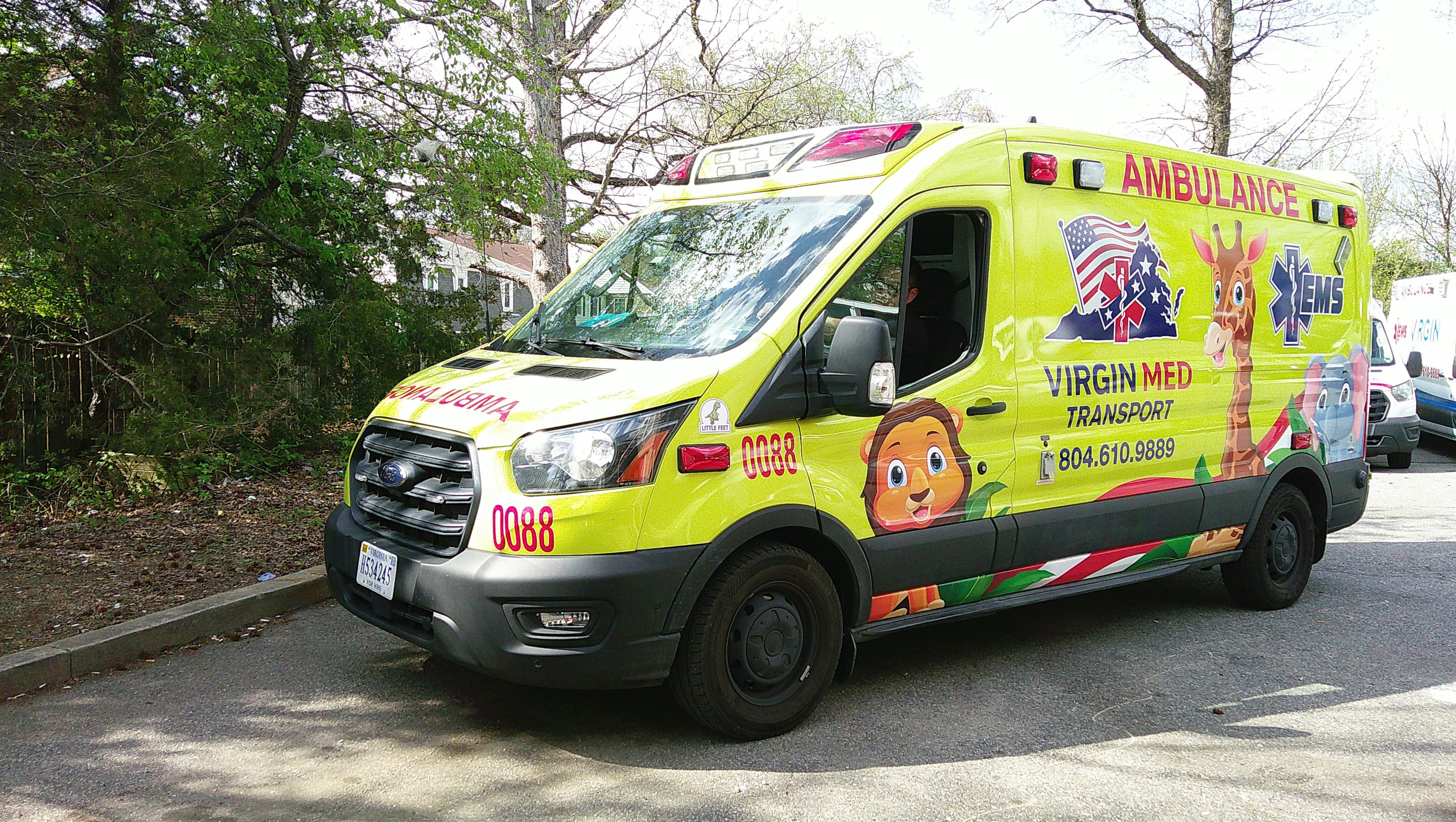 Ambulatory transport vehicle